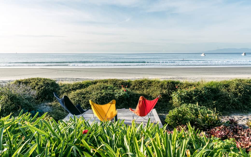 Waterfronts Beach Deck 