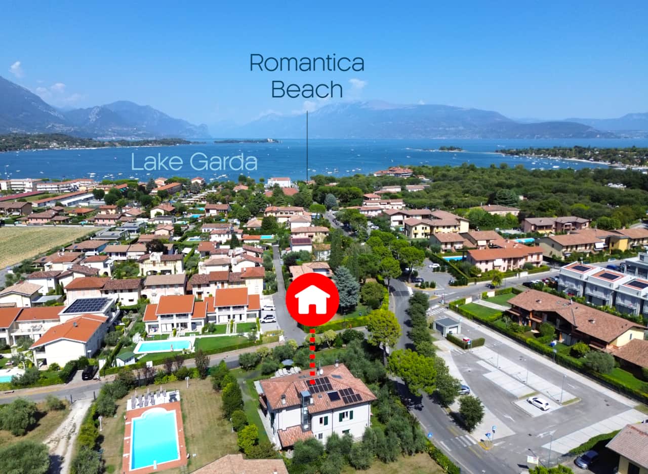 Villa Incanto in Pieve Vecchia overlooking Lake Garda and a romantic beach.
