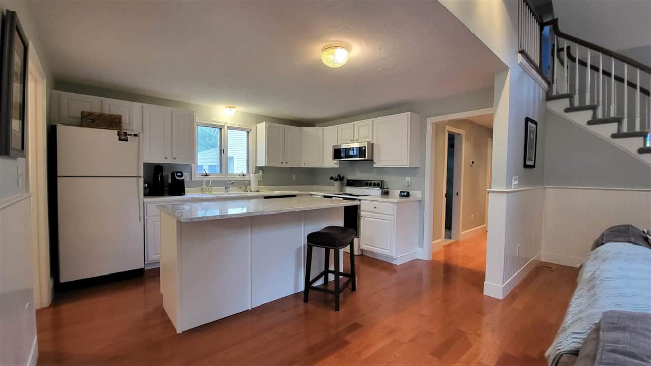 Eat-in kitchen with seating at the island
