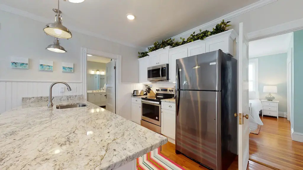 (7) LARGE KITCHEN ISLAND