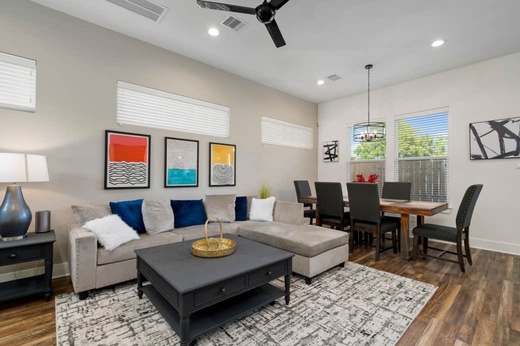Livingroom with beautiful decorative touches. Livingroom with beautiful decorative touches.