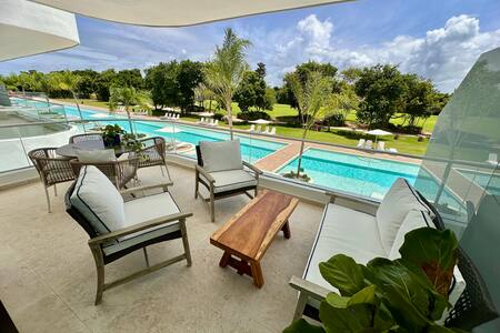 2nd floor Pool view 1 bedroom condo Cana Rock Star