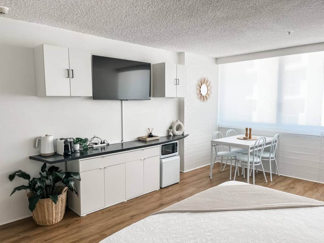 Space to prepare small meals