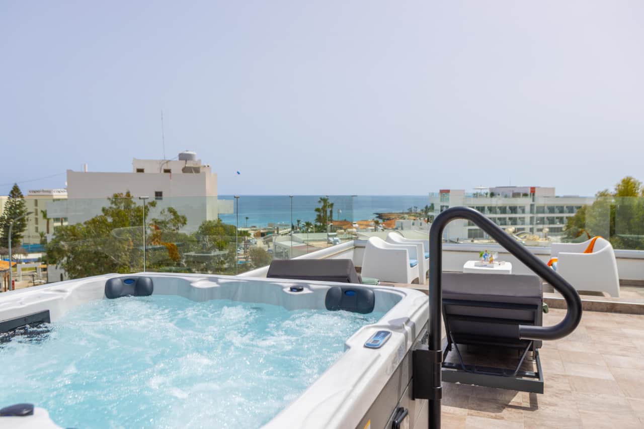 1-Roof Garden -Sea Views