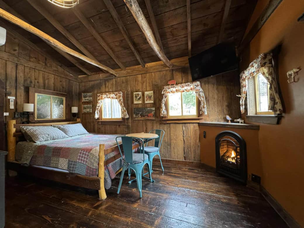 Cabin with a fireplace seneca rocks wv