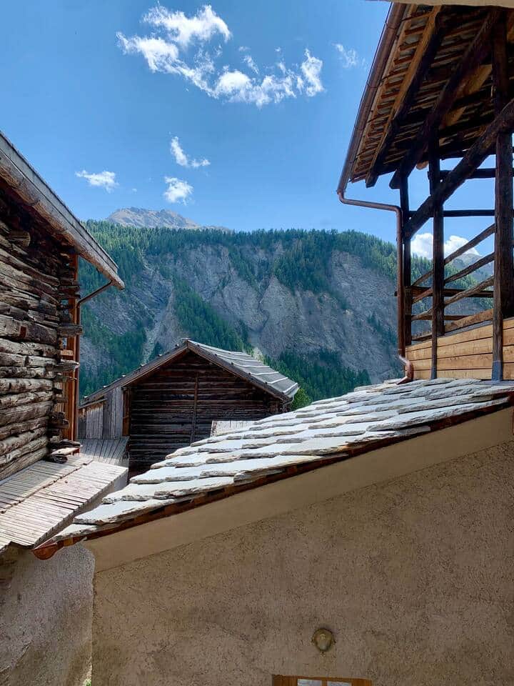 Vue depuis la chambre en été