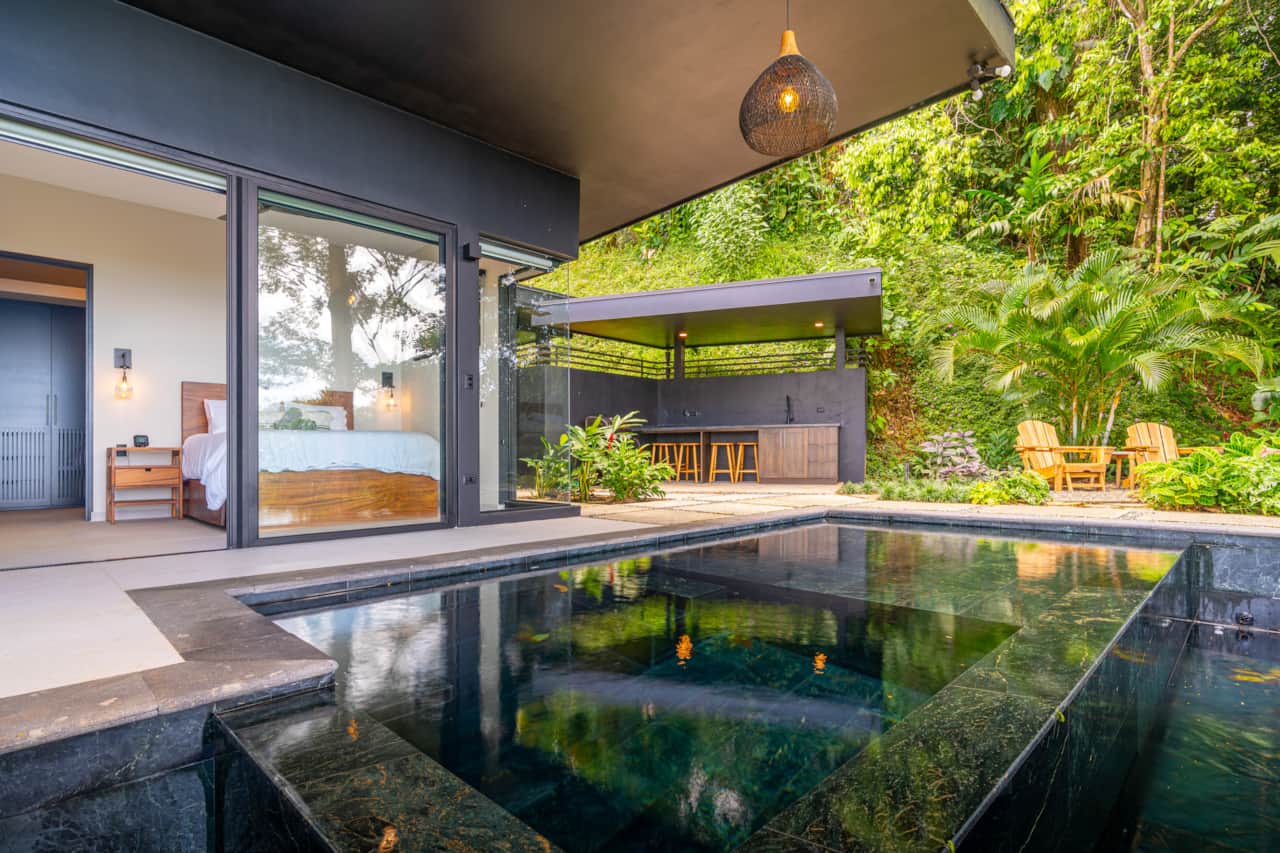 Private infinity pool with 180° jungle and ocean views