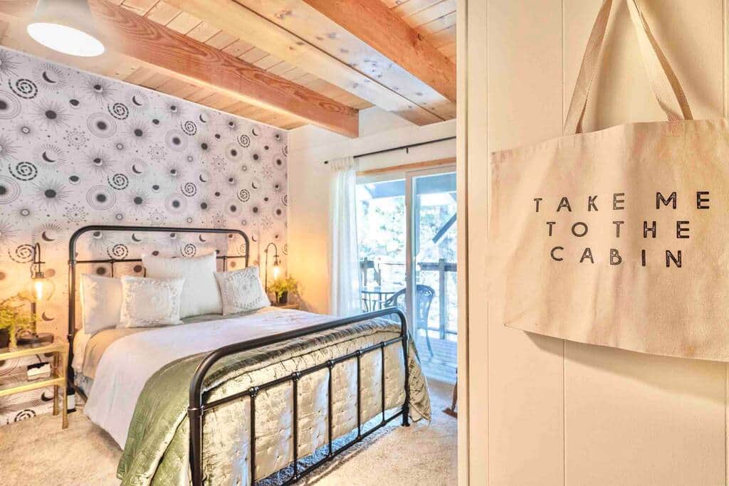 Observatory Room (queen bed)