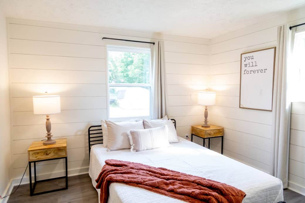 Sage Green Getaway - Bedroom just off the kitchen with queen sized bed and lots of natural light! Sage Green Getaway - Bedroom just off the kitchen with queen sized bed and lots of natural light!