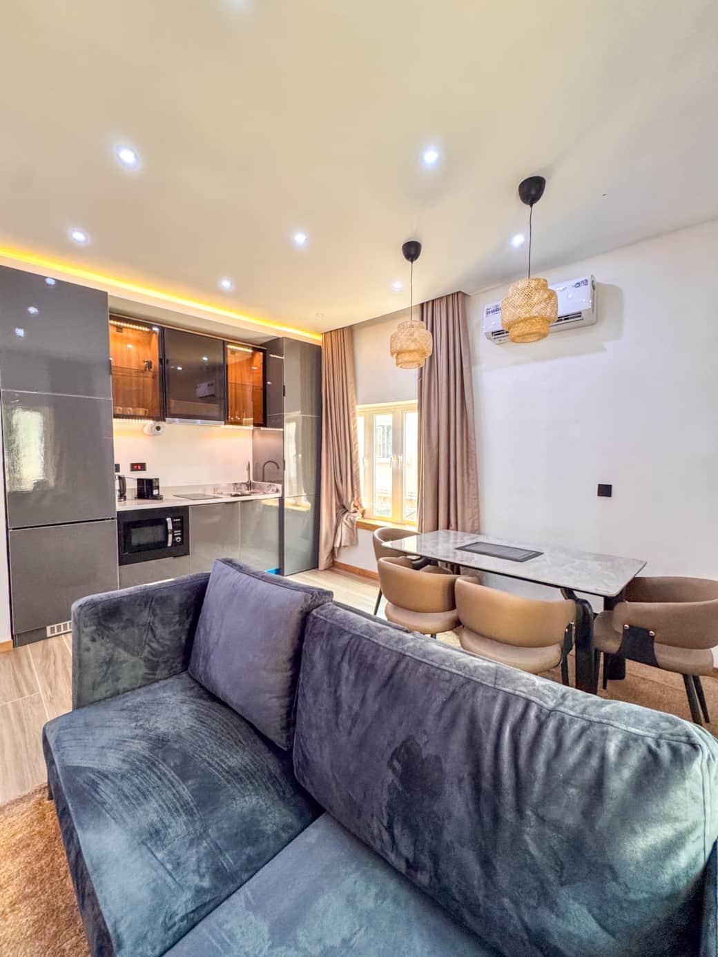 Image picker A1ABCAEE 8EE0 41D1 8564 2E8DF717BD44 574 00000039C9854F55