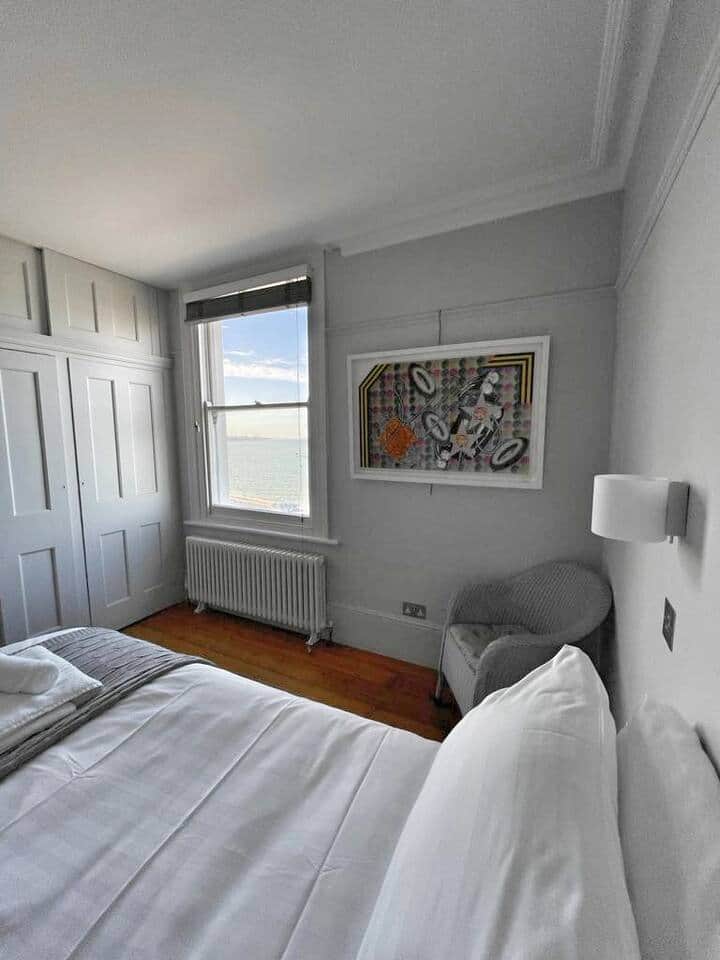 Bedroom 2 : twin beds + sea view Bedroom 2 : twin beds + sea view