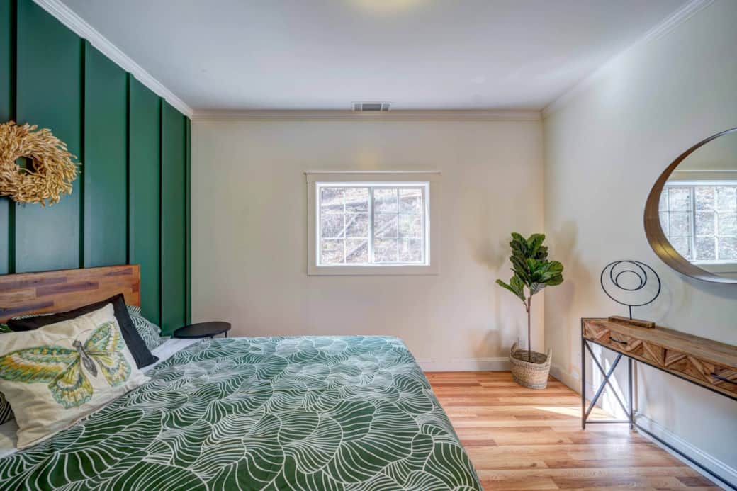 Bedroom 1, Queen Beed 