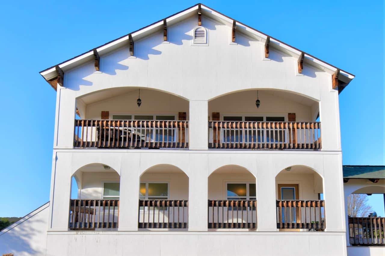 Riverview House (private access for each unit) 