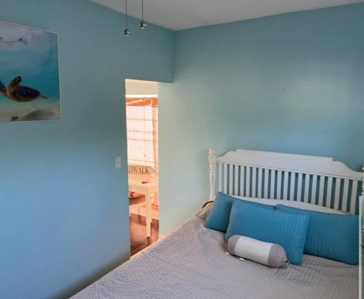 3 Bedroom-Steps Away from Beach! photo 13
