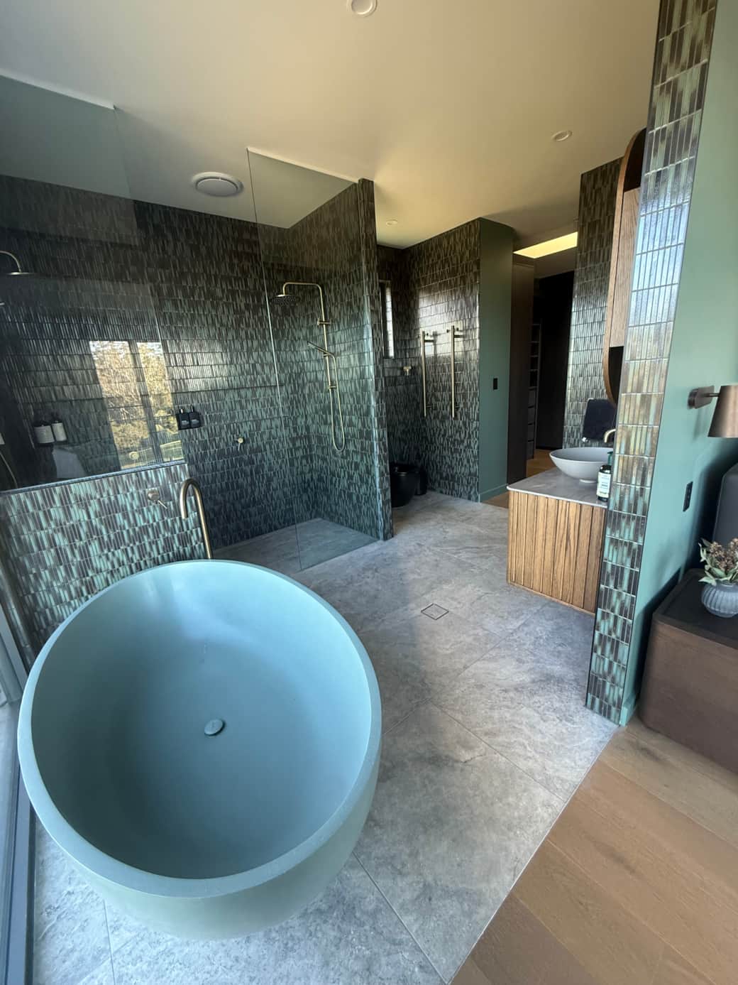 Main Ensuite