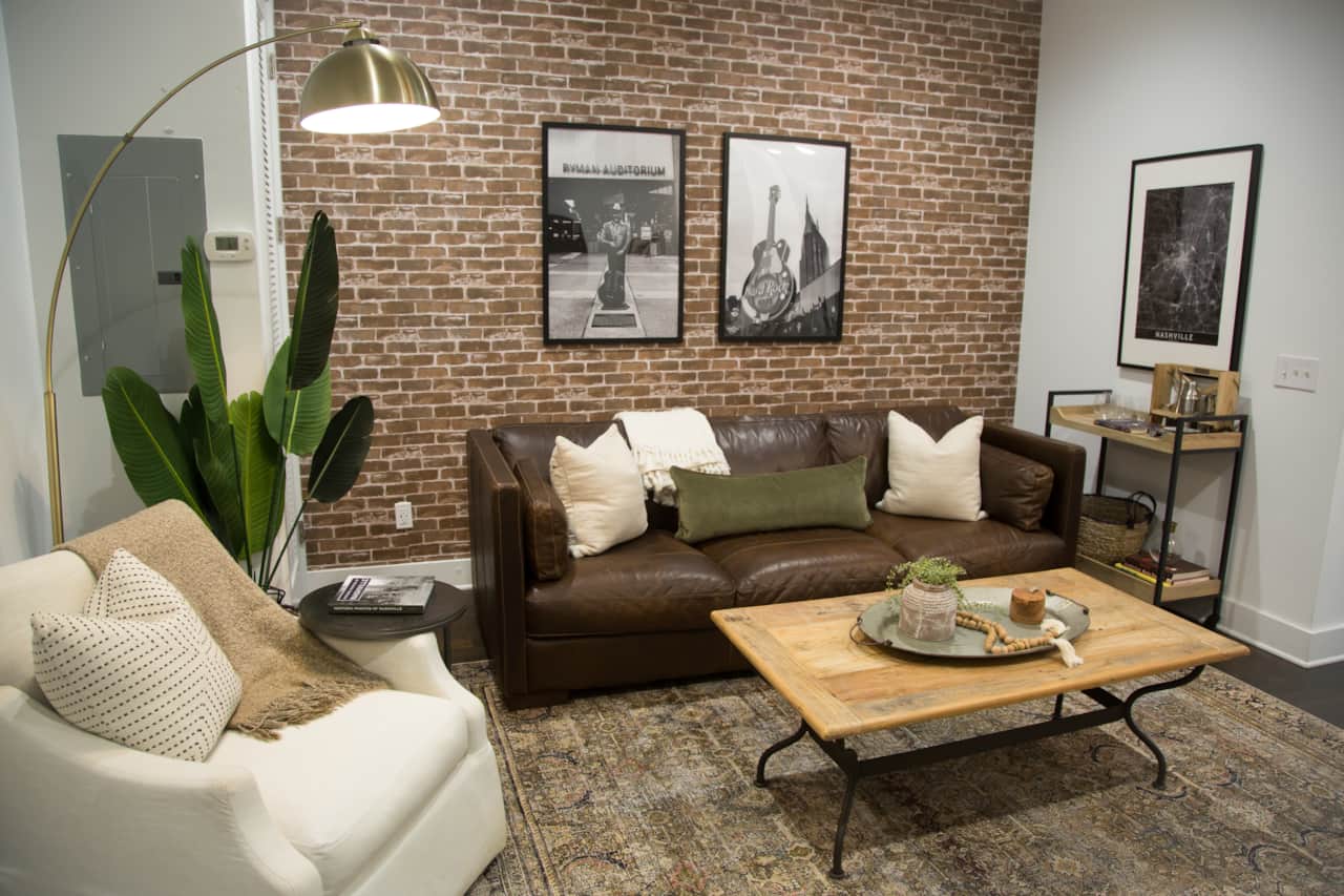 Spacious living room