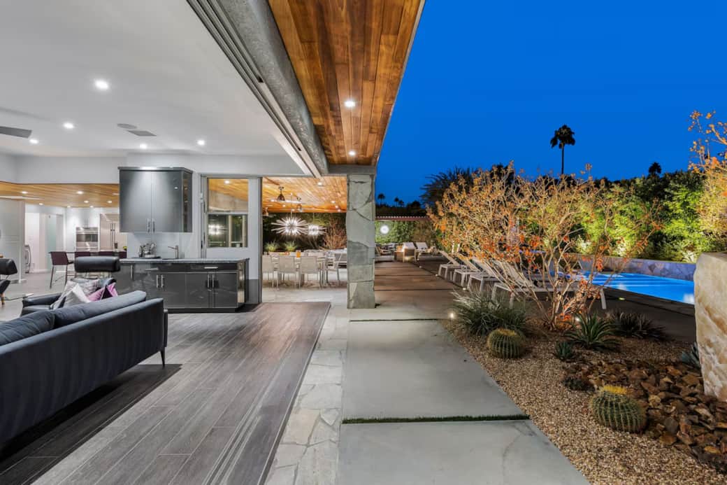 03 Covered patio
