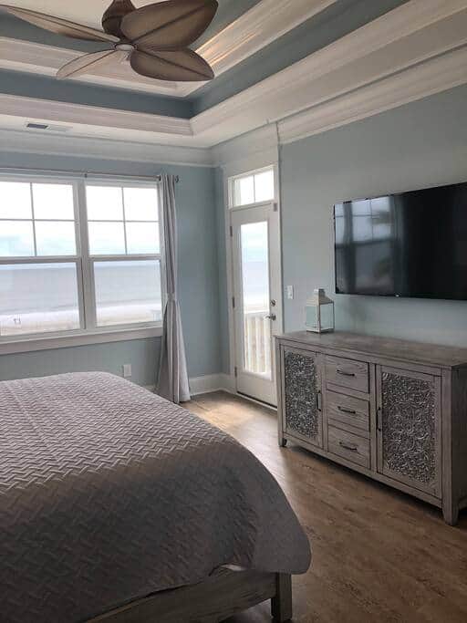 Baileys Blue Ocean View Captain view