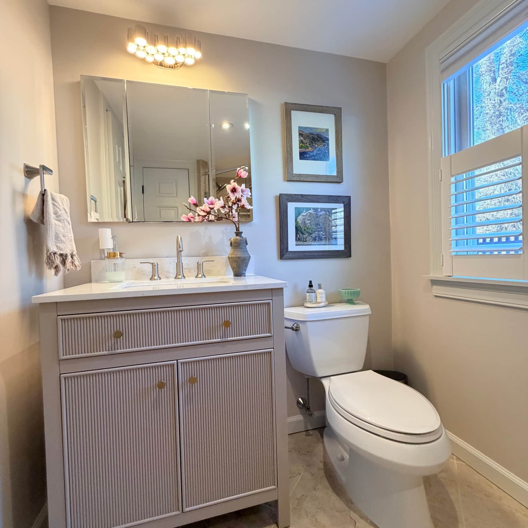 Downstairs full bathroom