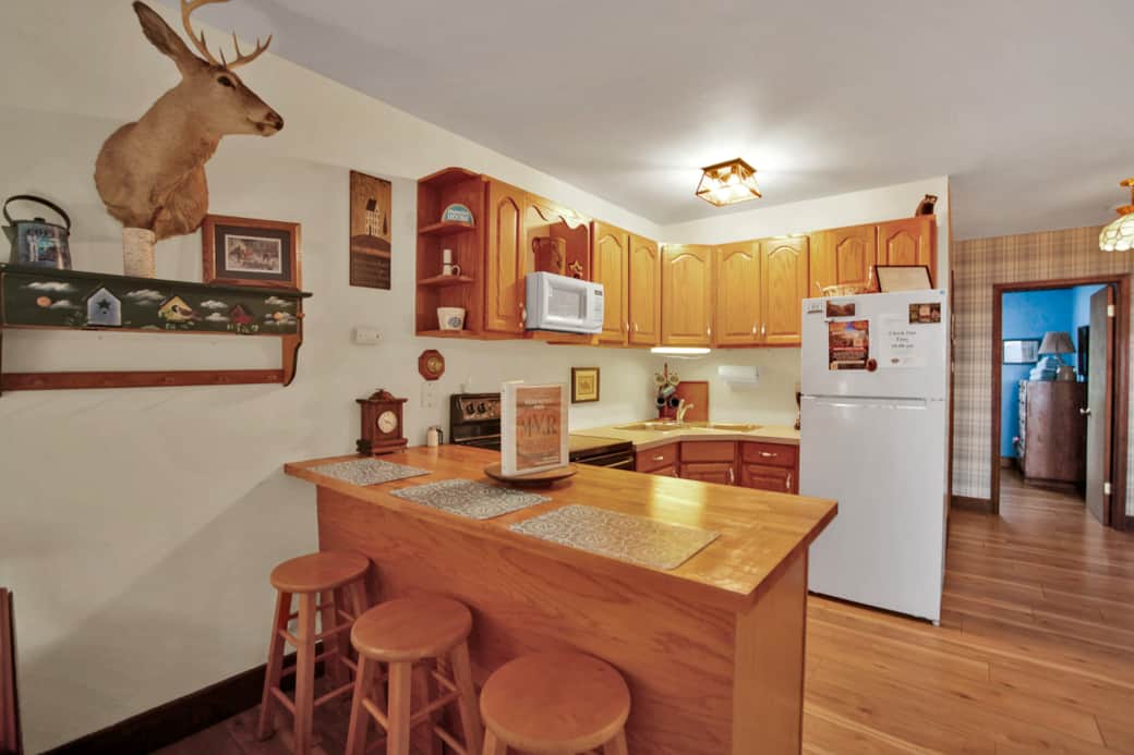 Villa with a View 2 bedroom 1 bathroom, sleeps 4, wifi, AC, dogs allowed!