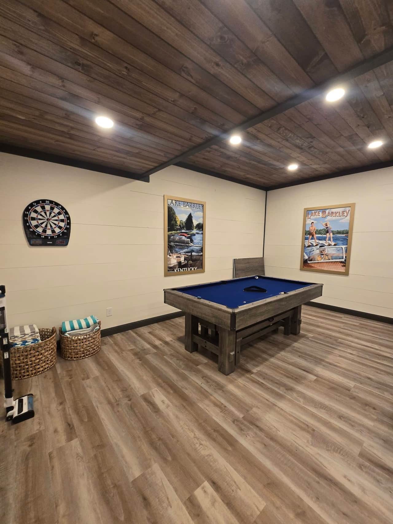 Basement gameroom 2