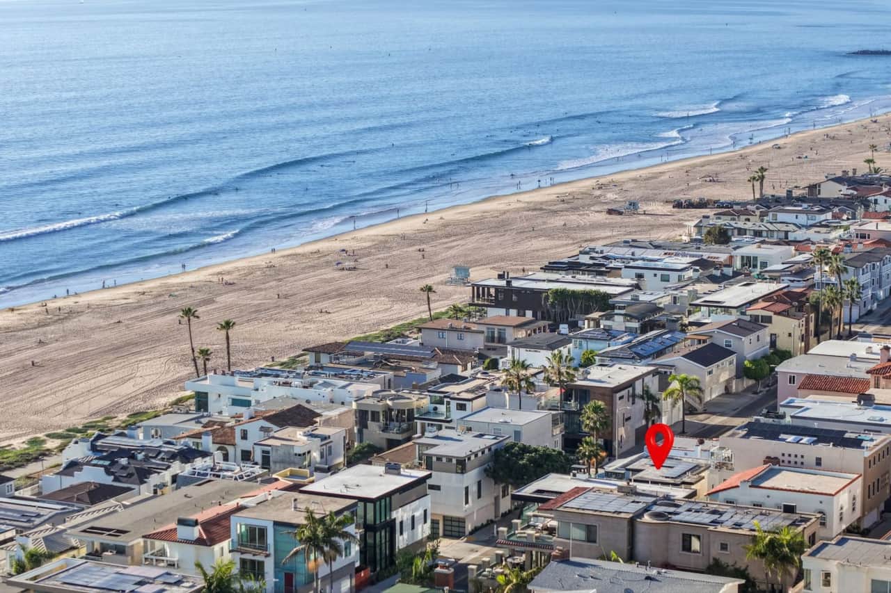 Aerial view of Manhattan beach! We are near Manhattan Beach Strand (The Strand), and Live Oak Park. 