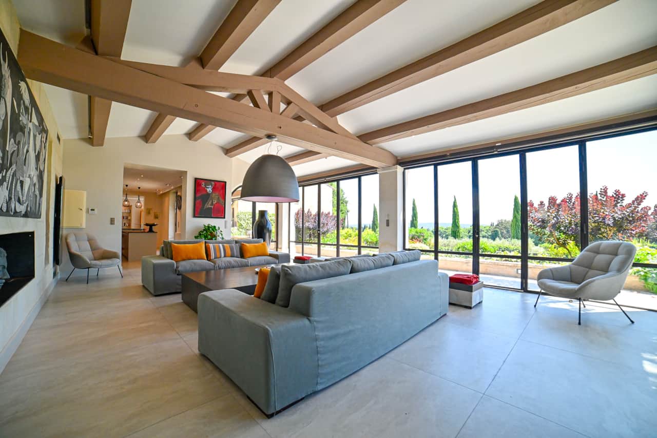 Spacious Mas living room opening onto the garden