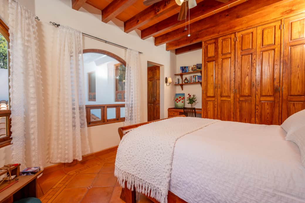 el Flor Bedroom