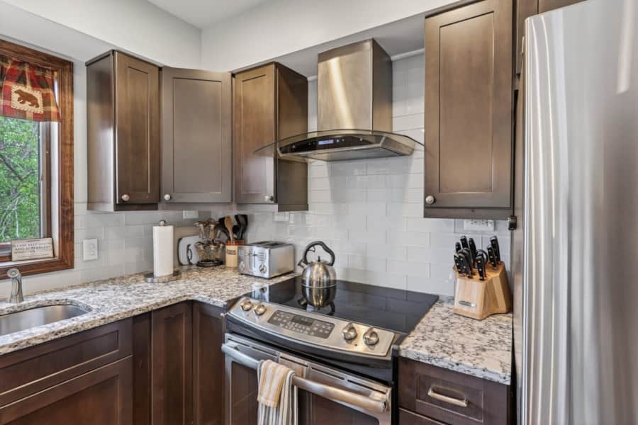 Kitchen range and hood