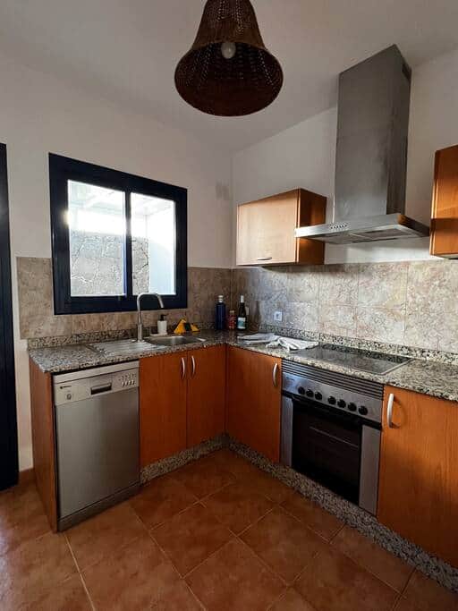 cocina, horno, lavavajillas, microondas, hervidor de agua, nevera