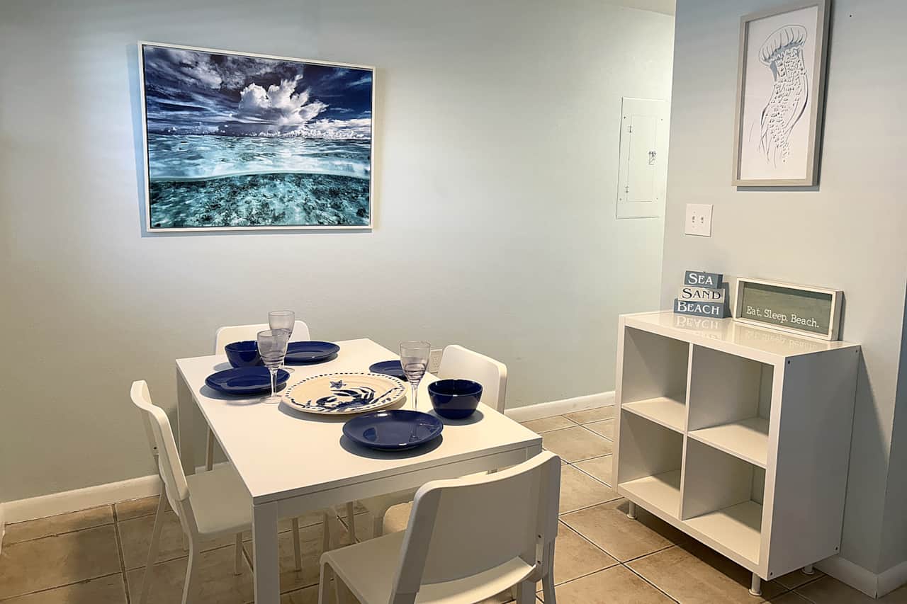 #24 - Dining area for 4 people