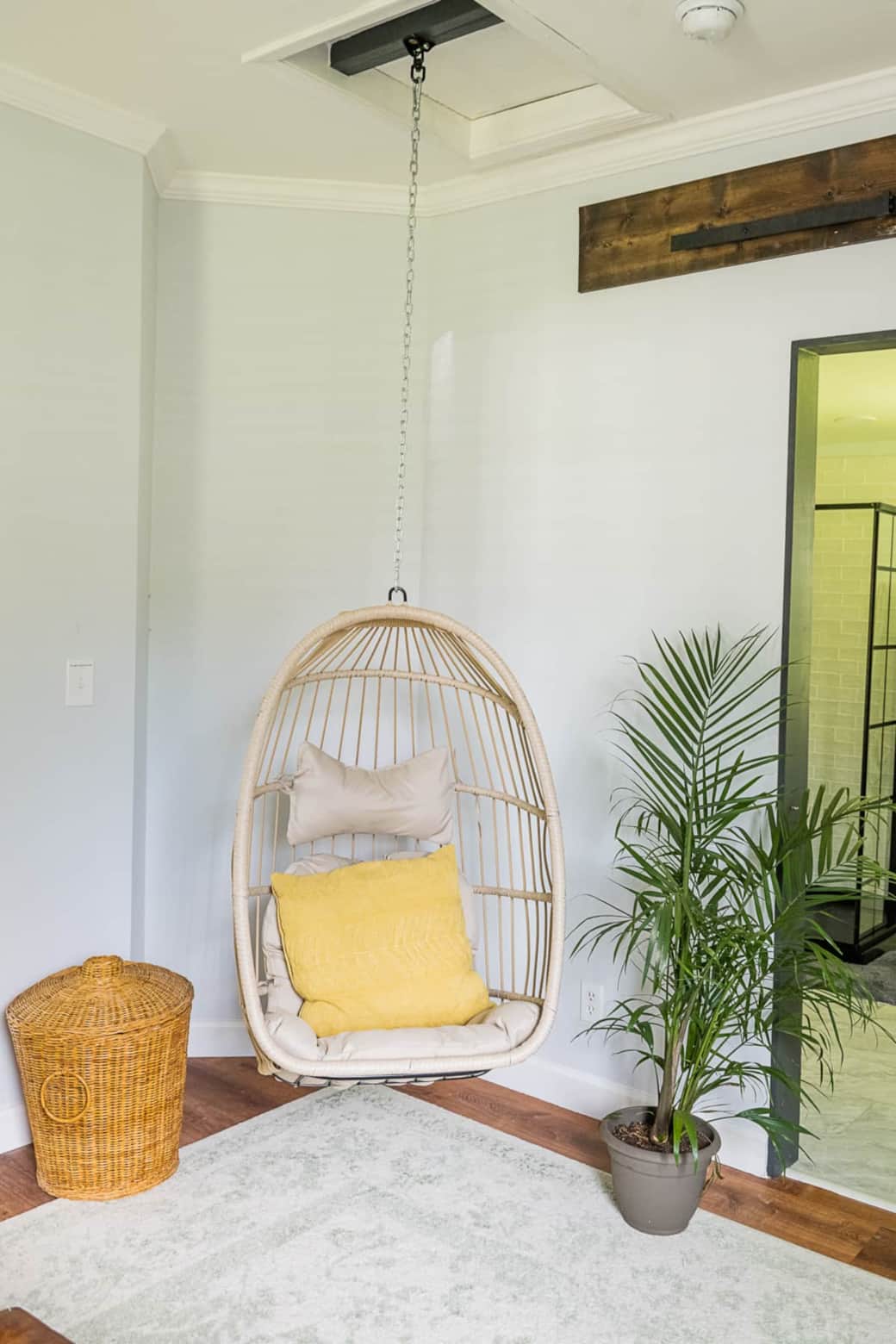 Swinging Chair
