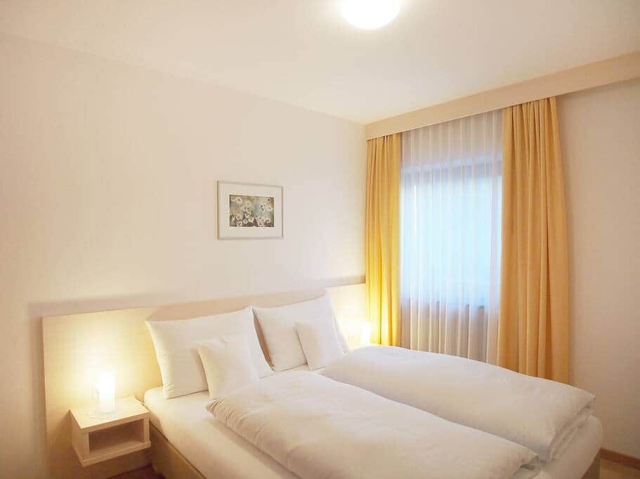 Schlafzimmer 2