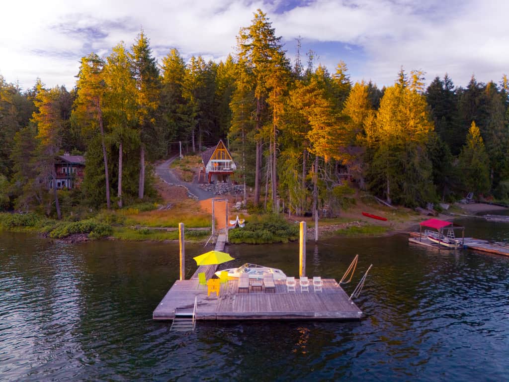 Sproat Lake vacation cabin waterefront dock