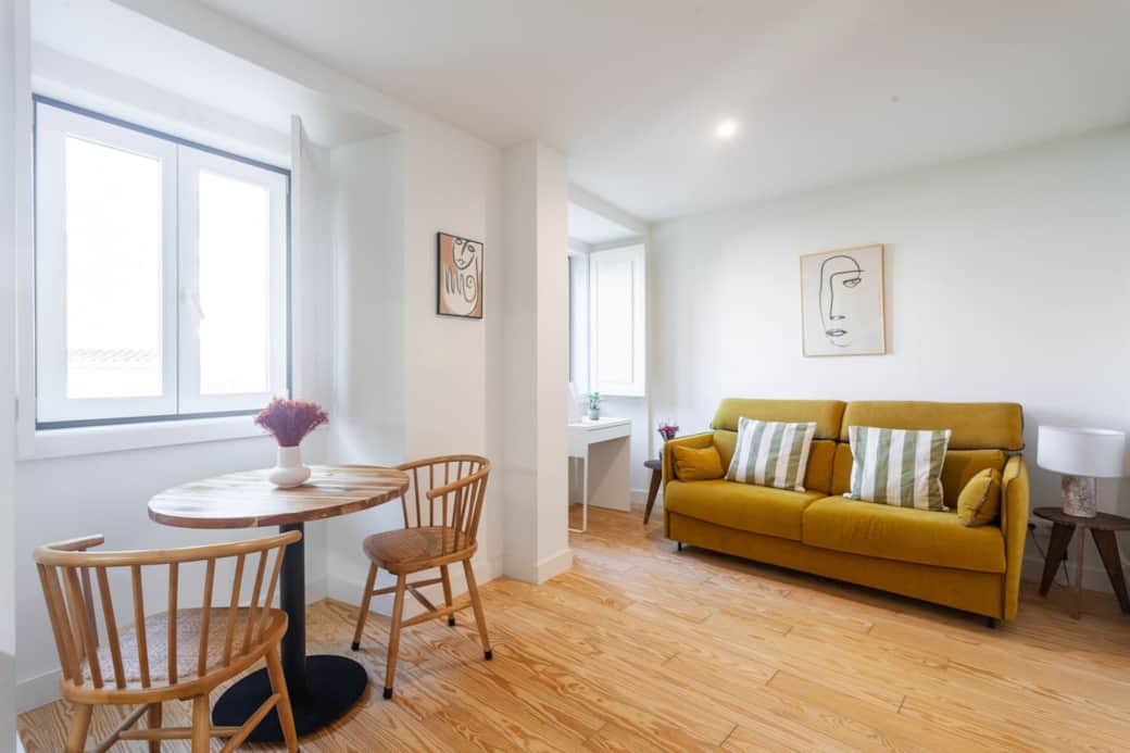 Comfortable for one to four people. The apartment also has wooden stools for extra seating, if hosting guests or larger groups
