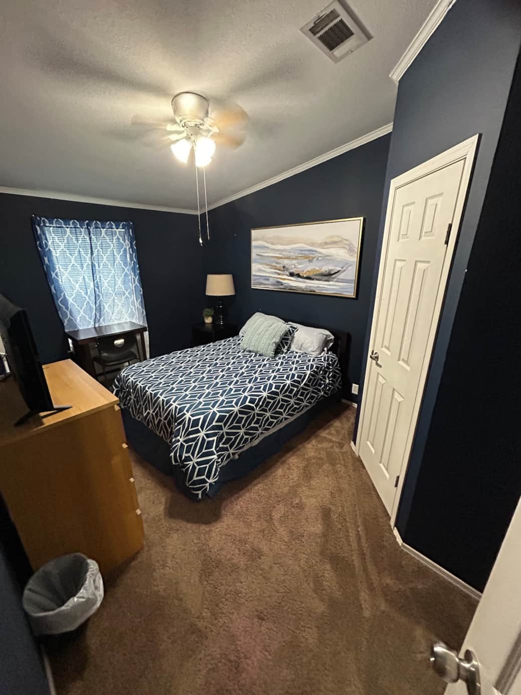 Comfortable Full Size Bed