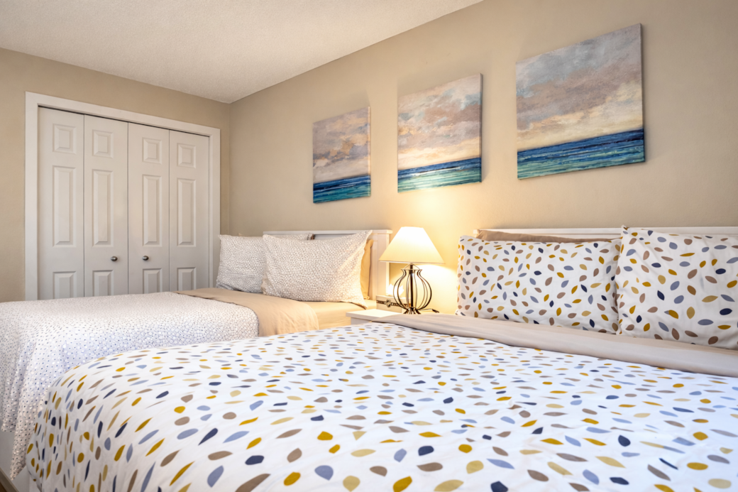 2 doubles beds in the 2nd bedroom