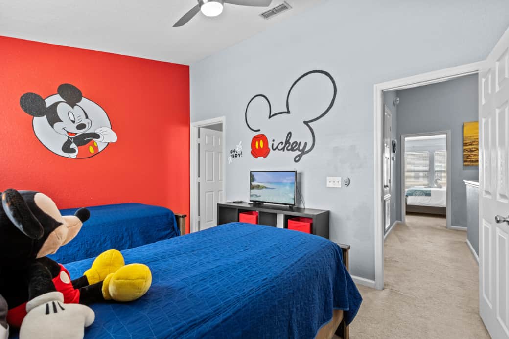Minnie Mouse themed room