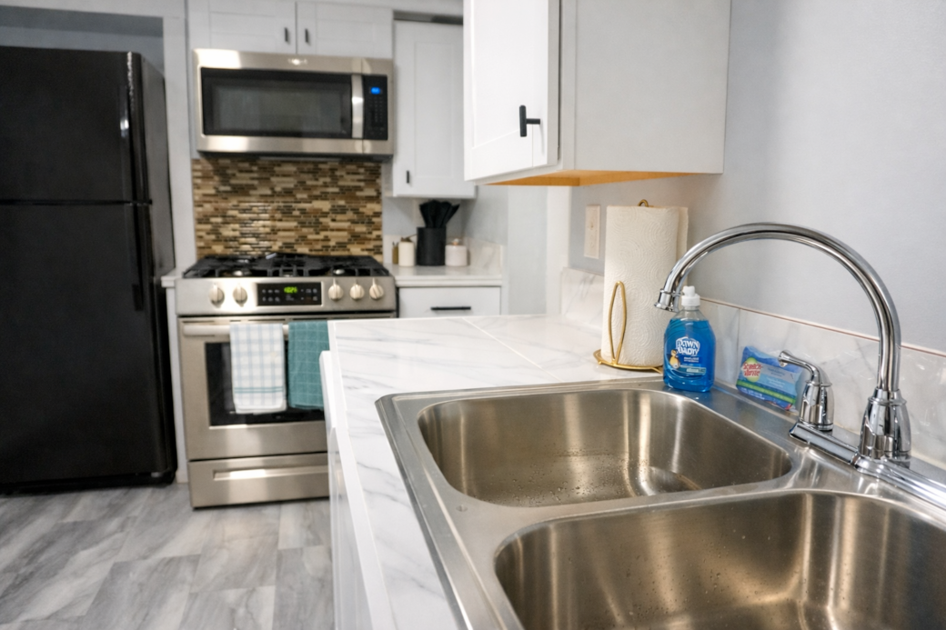 Small but fully equipped—everything you need to cook, dine, and feel right at home.