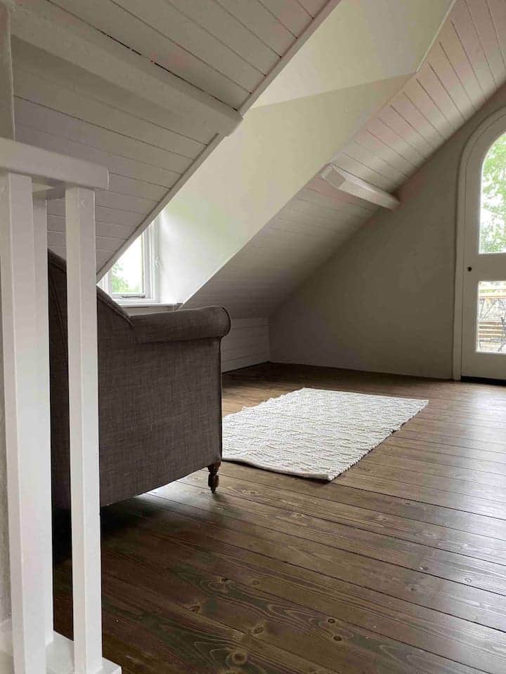 Access from loft room onto private roof terrace.