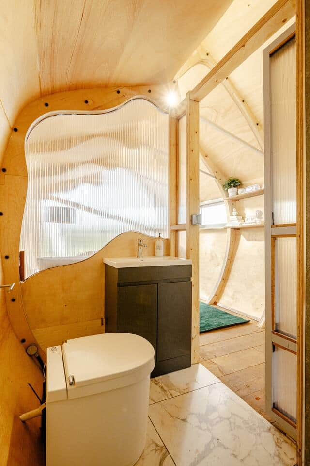 Bathroom 
Connected to the rest of the Cabin
