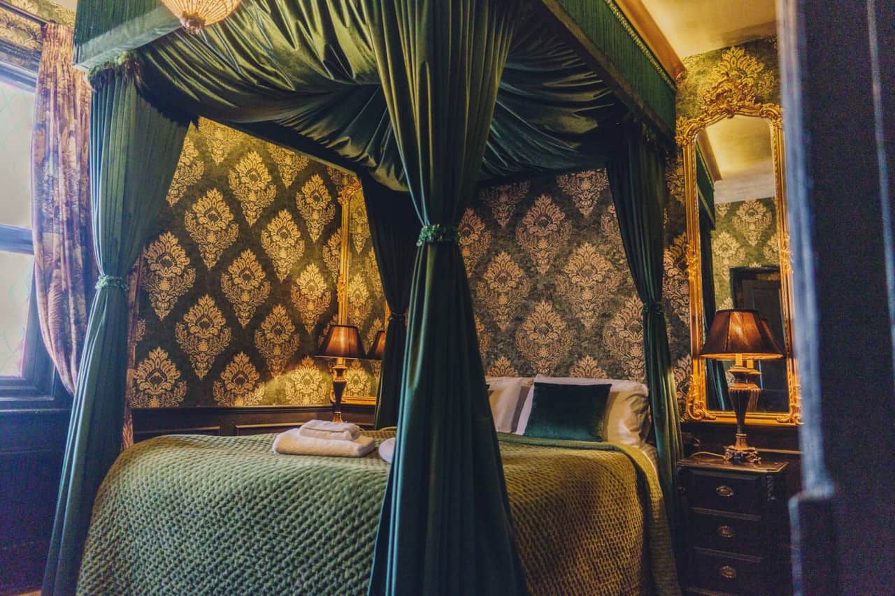 Emerald Bedchamber
