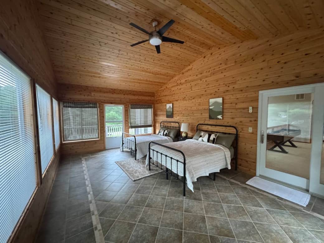 2 Double Beds in Sleeping Porch 