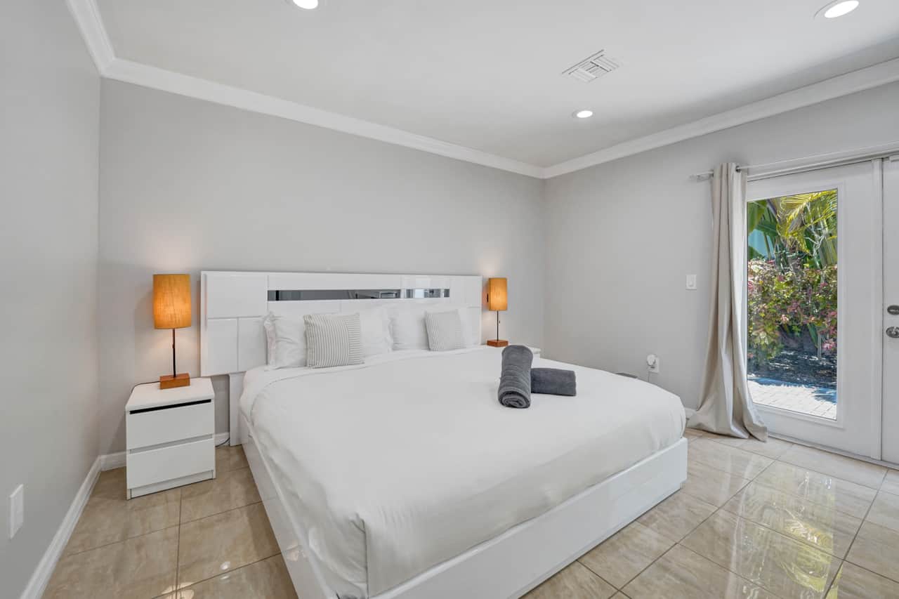 Bedroom 2 (Master)  w/ King Bed