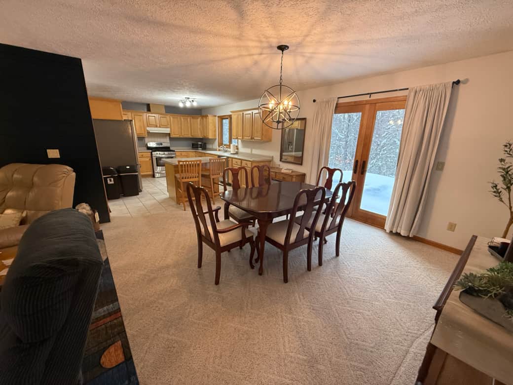 Full Kitchen & Dining Area, New appliances Full Kitchen & Dining Area, New appliances