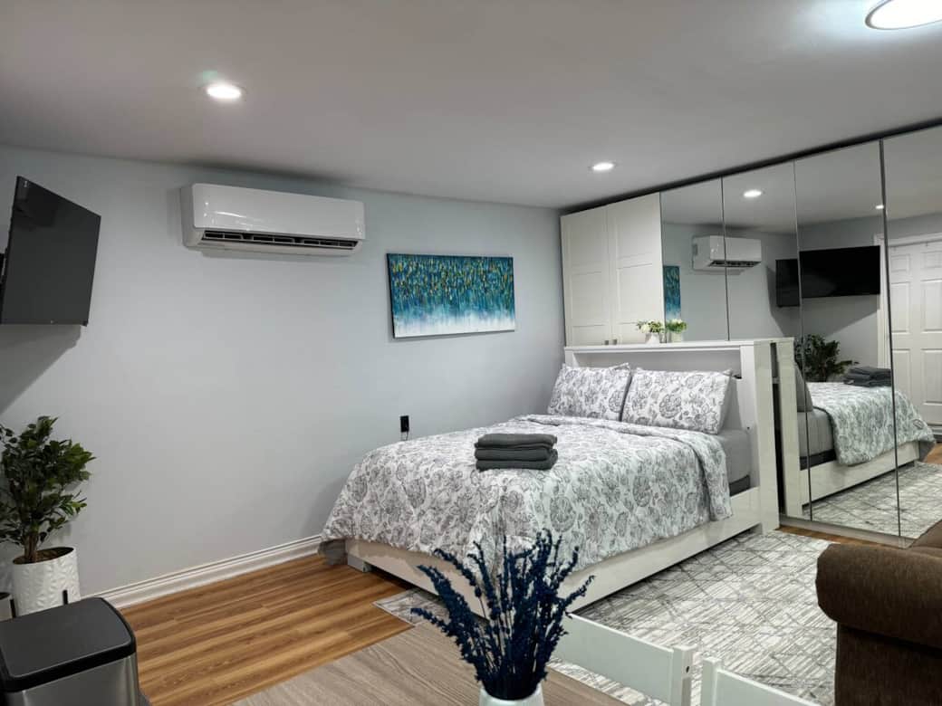 Mini split AC/Heater, adjustable queen bed with massager