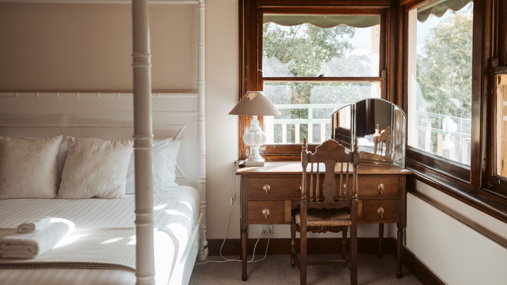 Grand View - Bedroom : Vanity