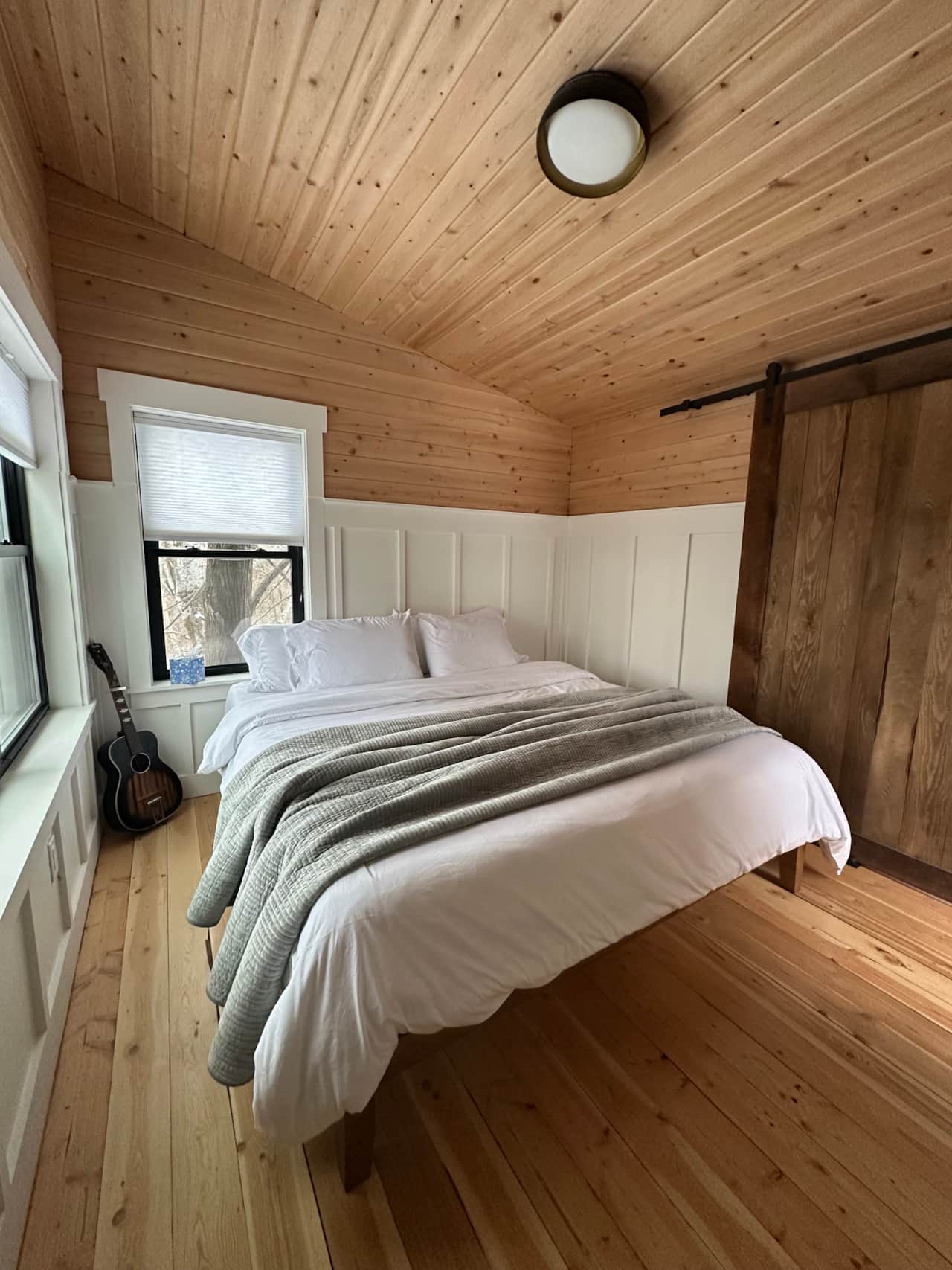 2nd floor bedroom