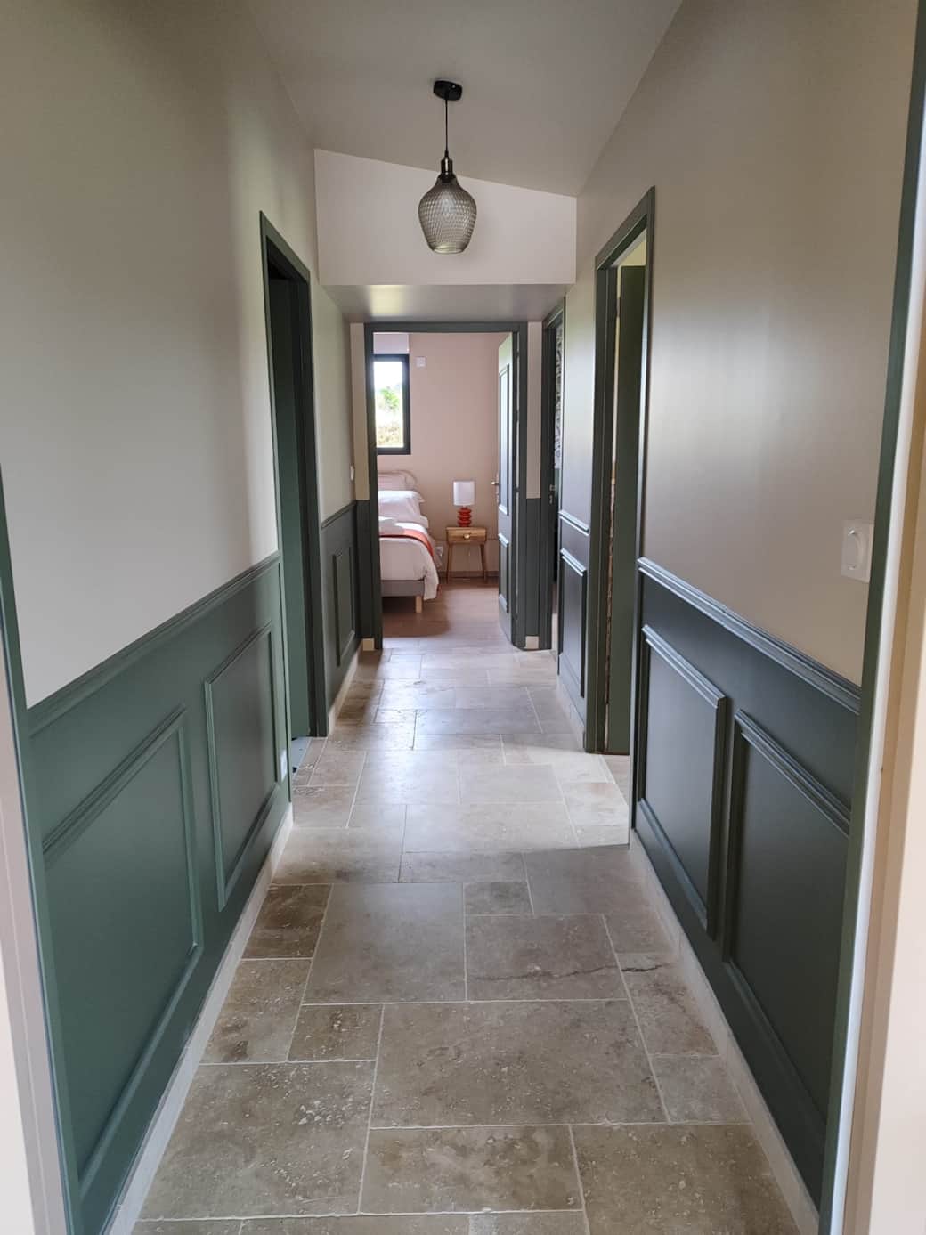 Couloir chambres RDC