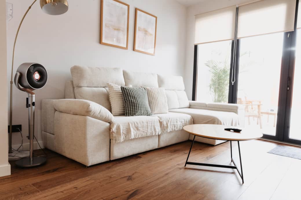 Salon con vistas a la piscina en el centro de merida Salon con vistas a la piscina en el centro de merida